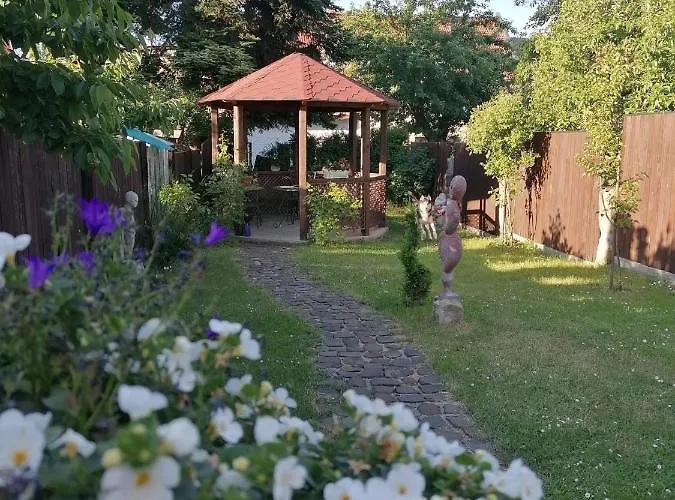 Apartman Se Zahradou Pro Dve Osoby V Turisticky Oblibene Lokalite