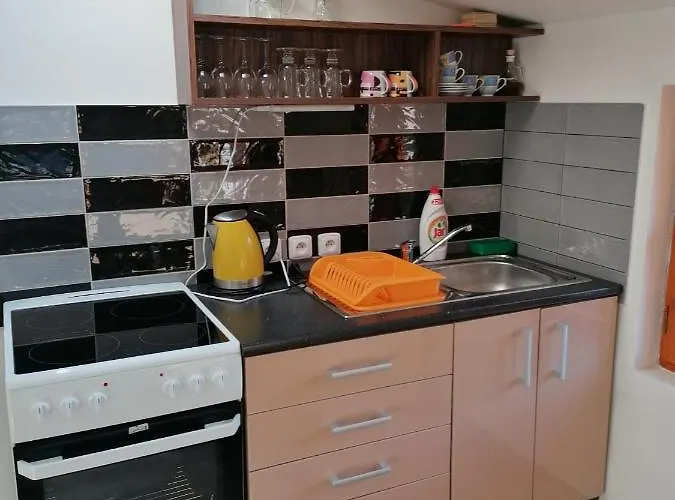 Apartman Se Zahradou Pro Dve Osoby V Turisticky Oblibene Lokalite