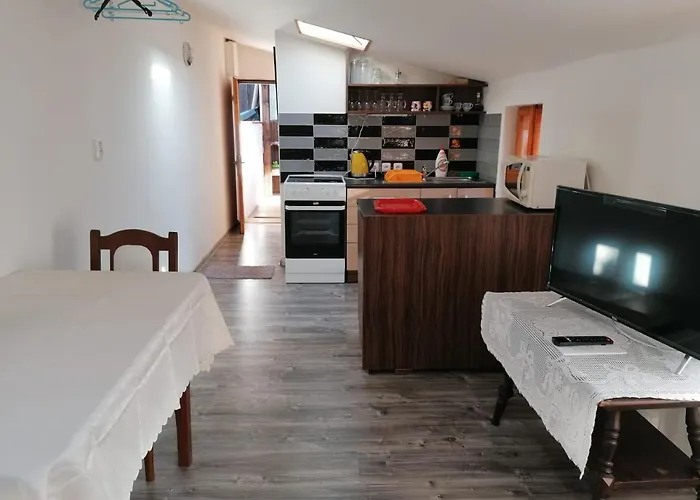 Apartman Se Zahradou Pro Dve Osoby V Turisticky Oblibene Lokalite